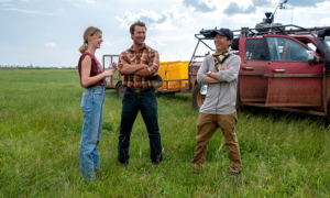 Twisters: Behind-The-Scenes with  Daisy Edgar-Jones and Glen Powell